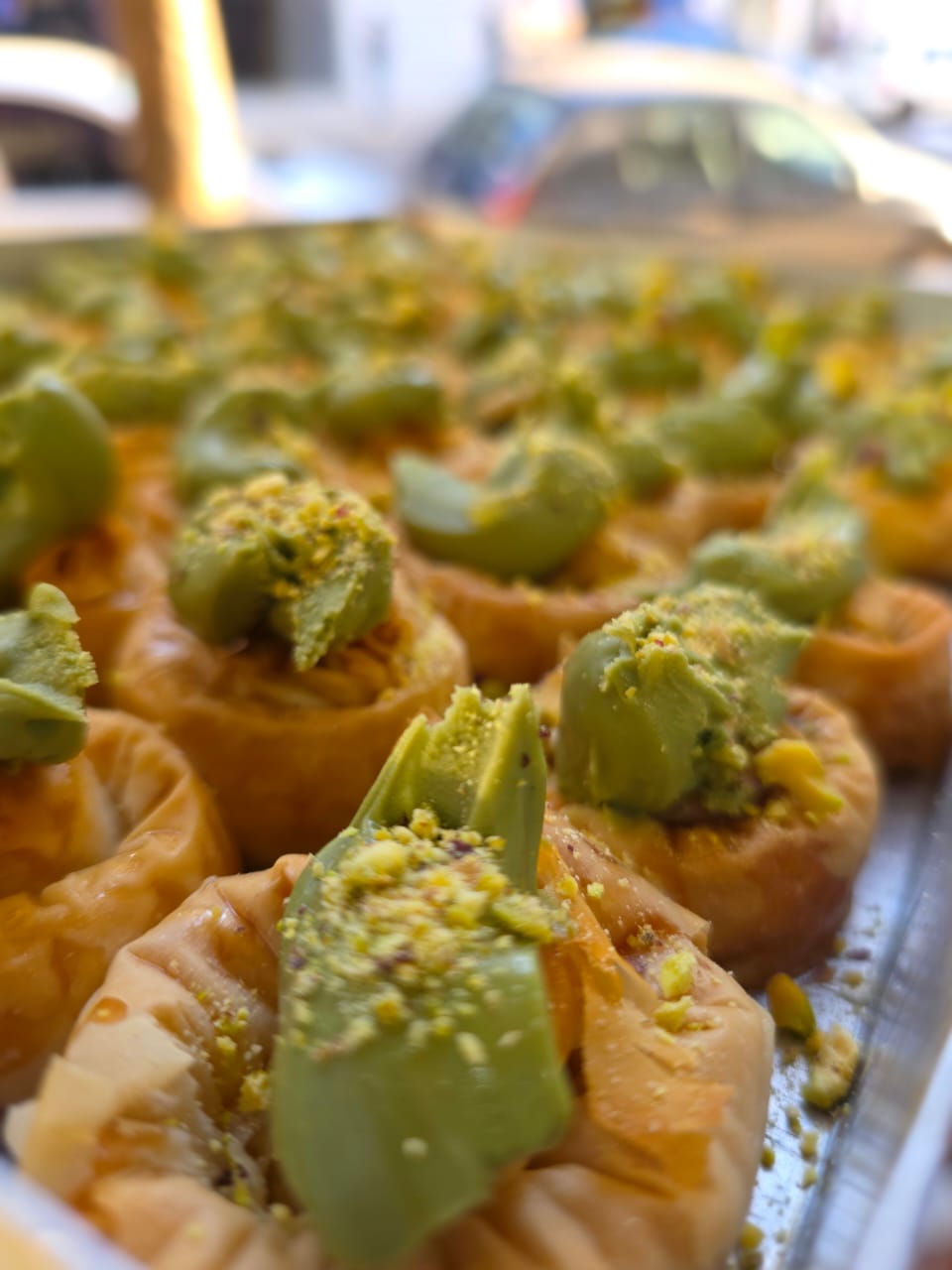 Rosquitas de masa filo con crema de pistacho